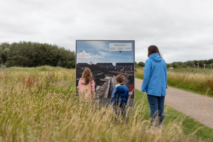 Familien-Schnitzeljagd Fotoausstellung Atlantikwall in Vogelvlucht